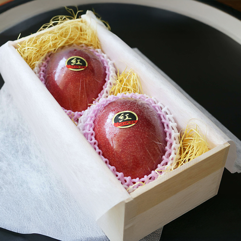 沖縄県産マンゴー アーウィン「紅」 特秀品・桐箱入り 1kg
