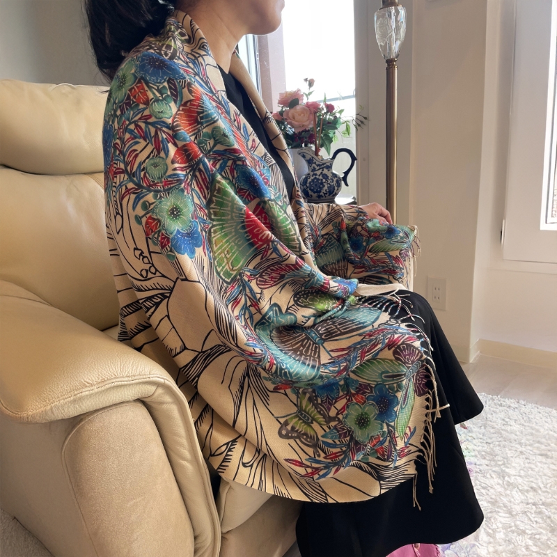 YOKANGカシミヤタッチ大判ストール(ハーベールー柄)