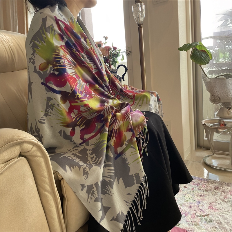 YOKANGカシミヤタッチ大判ストール(サガリバナ柄)